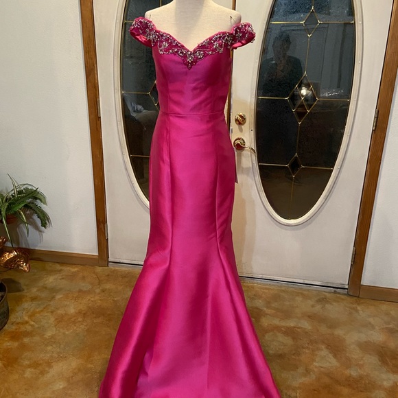 Vienna Pageant Dress - Picture 8 of 8